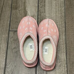 Bravest Studios Blush Floral Slippers